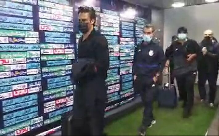 ویدیو| ورود کاروان استقلال به ورزشگاه آزادی برای دیدار با تراکتور