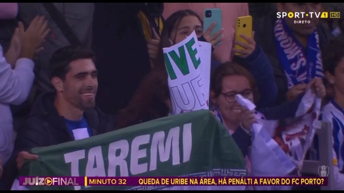 تصاویر| اشک هوادار دختر پورتو به خاطر طارمی/ درخواست خاص از طارمی و واکنش ستاره ایرانی