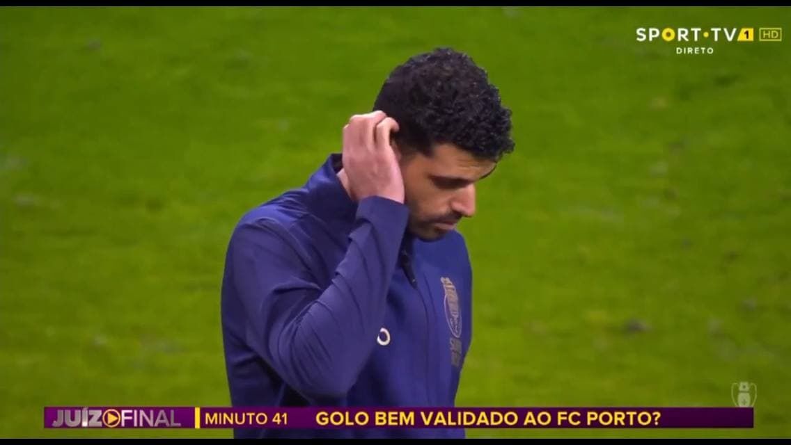 تصاویر| اشک هوادار دختر پورتو به خاطر طارمی/ درخواست خاص از طارمی و واکنش ستاره ایرانی