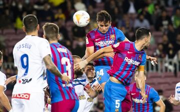 بارسلونا ۱ - آلاوس ۱/ دشت یک امتیاز در نخستین بازی پساکومان!