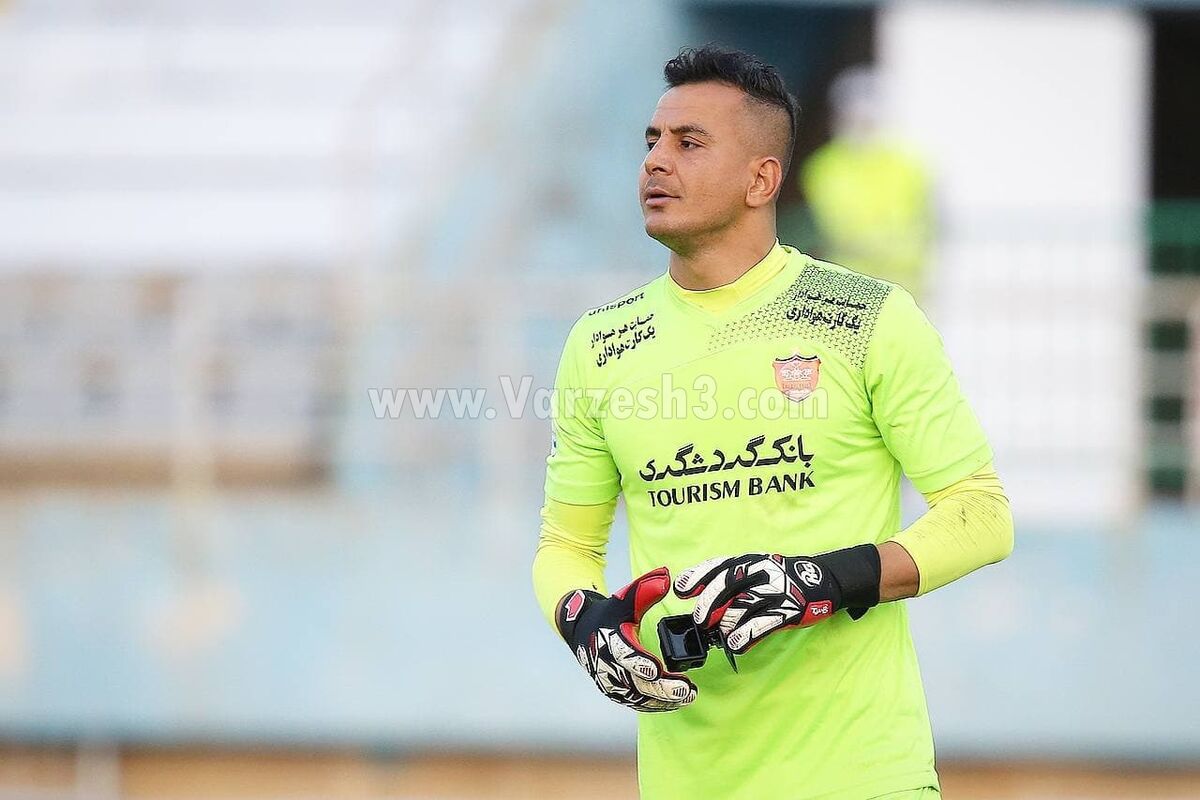 عجیب‌ترین تصاویر از باخت پرسپولیس در اراک/ شیء داخل دروازه پرسپولیس چه بود؟