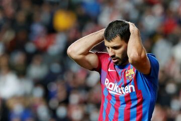 پایان تلخ برای مهاجم آرژانتینی/ ستاره بارسلونا از دنیای فوتبال خداحافظی می‌کند