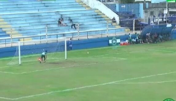 ویدیو| تیراندازی در زمین فوتبال این‌بار در برزیل یک روز پس از آرژانتین!