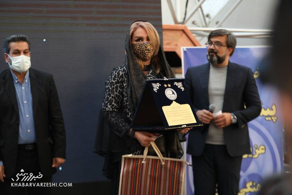 دسته گلی که آجرلو نپذیرفت/ آقای گل آبی‌ها زننده اولین گل استقلال به پرسپولس را نشناخت!