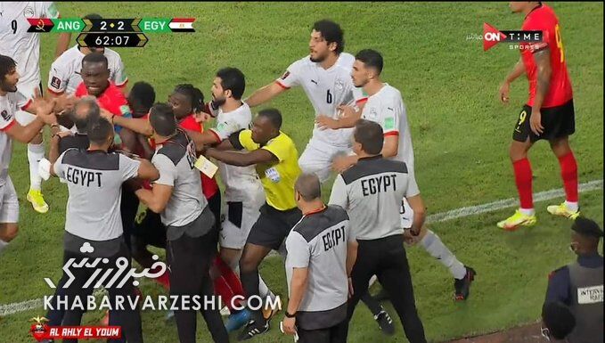 ببینید/ صعود مصر به پلی آف با جنجال و دعوا / درگیری فیزیکی کی‌روش با بازیکن آنگولا / کی‌روش: قبل از اینکه توپ را بشناسی من مربی بودم!
