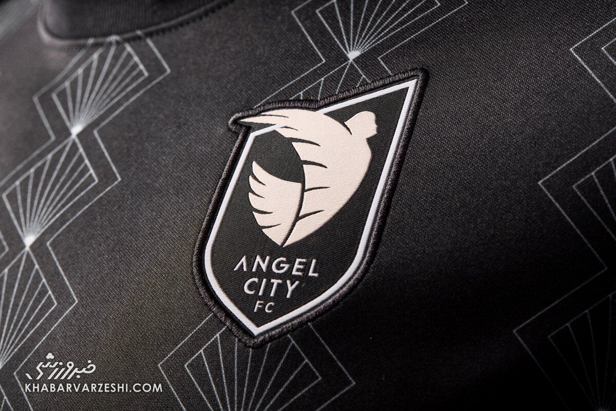 تصاویر| پای ستاره زن هالیوود به دنیای فوتبال باز شد/ رونمایی لباس با ناتالی پورتمن