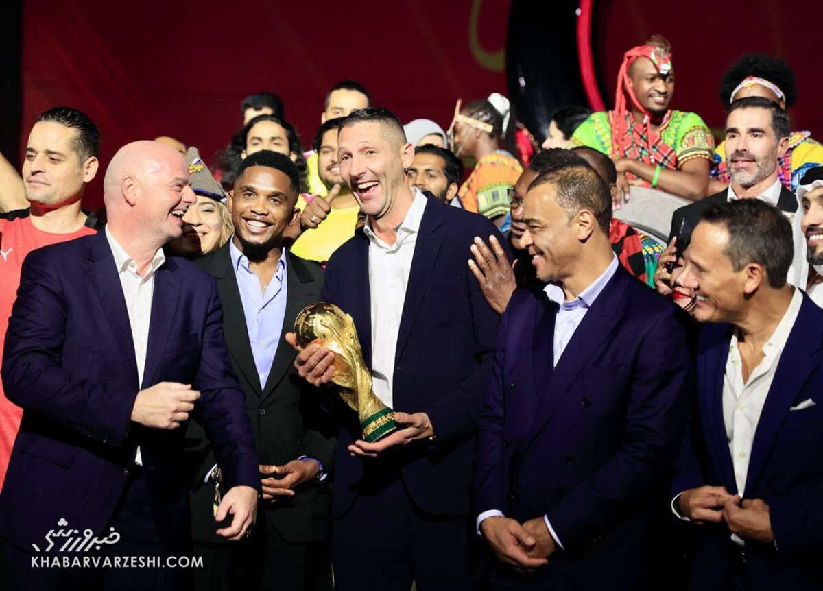 تصاویر| رونمایی از ساعت شمارش معکوس جام جهانی ۲۰۲۲/ مهدوی‌کیا در کنار دیوید بکام، ساموئل اتوئو . پیتر اشمایکل