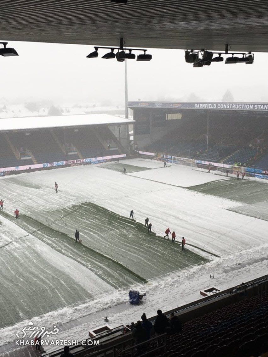 تصاویری جذاب از برف لیگ برتری/ یک بازی لغو شد