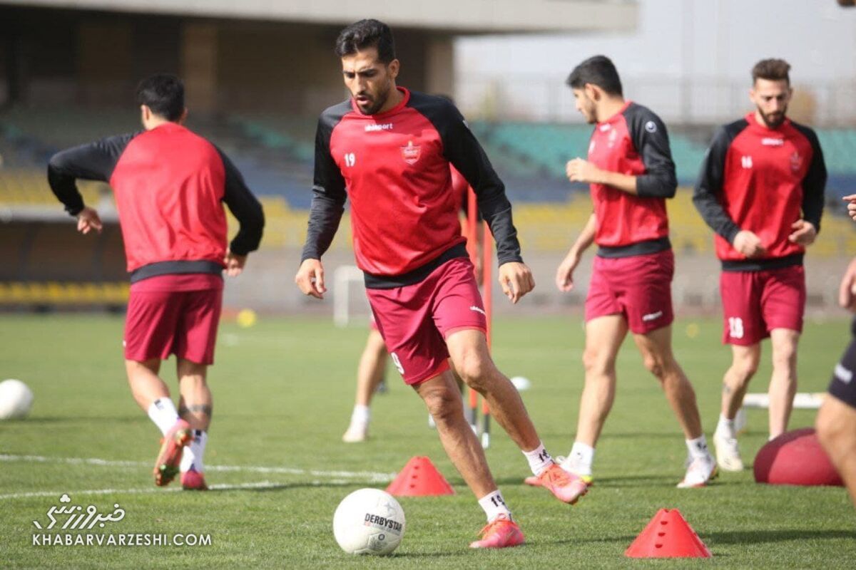 ۲ستاره پرسپولیس جذاب ترین سوژه برای عکاسان دربی