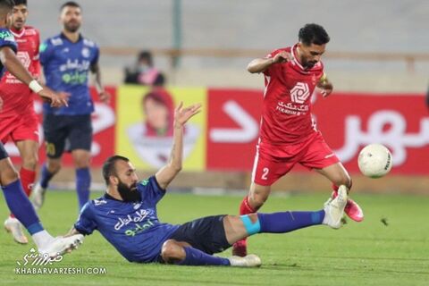 وضعیت بد ستاره پرسپولیس هنگام ترک ورزشگاه/ واکنش کاپیتان پرسپولیس