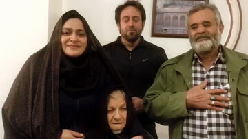 ببینید| اشک‌های یک زن به خاطر اقدام خیرخوانه علی دایی | نجات یک اعدامی با تلاش های شهریار