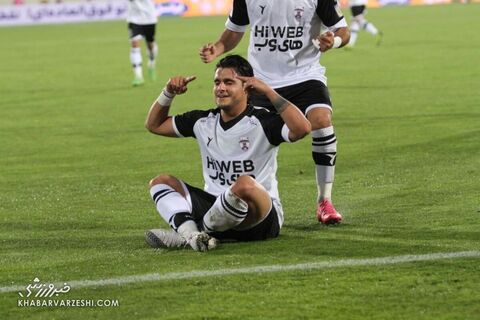 شادی گل محمد حسینی؛ پرسپولیس - هوادار