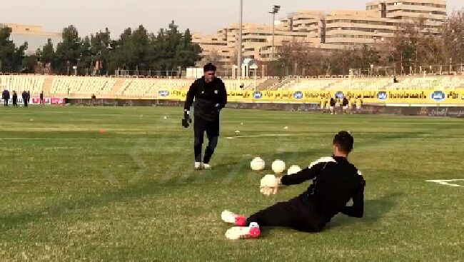 ویدیو| گرم کردن بازیکنان استقلال پیش از آغاز بازی
