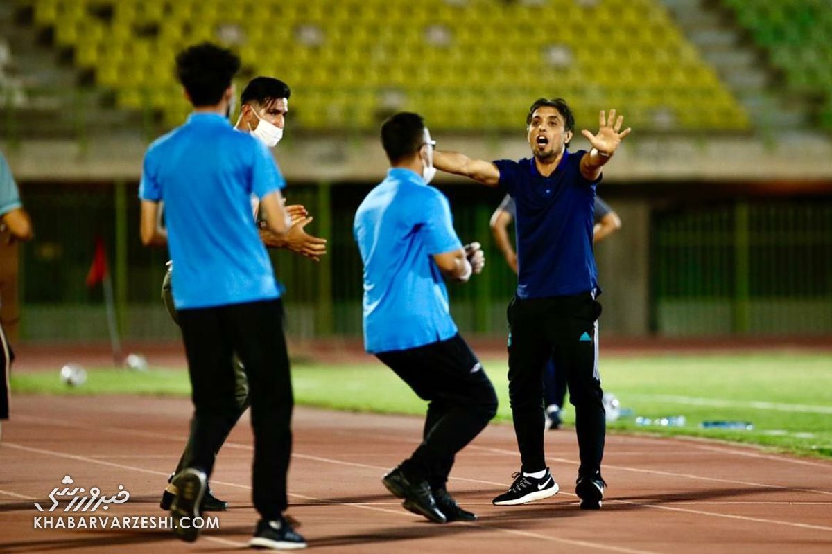 مربی ایرانی به صورت خلق الساعه سر از مدیرعاملی یک باشگاه درآورد!