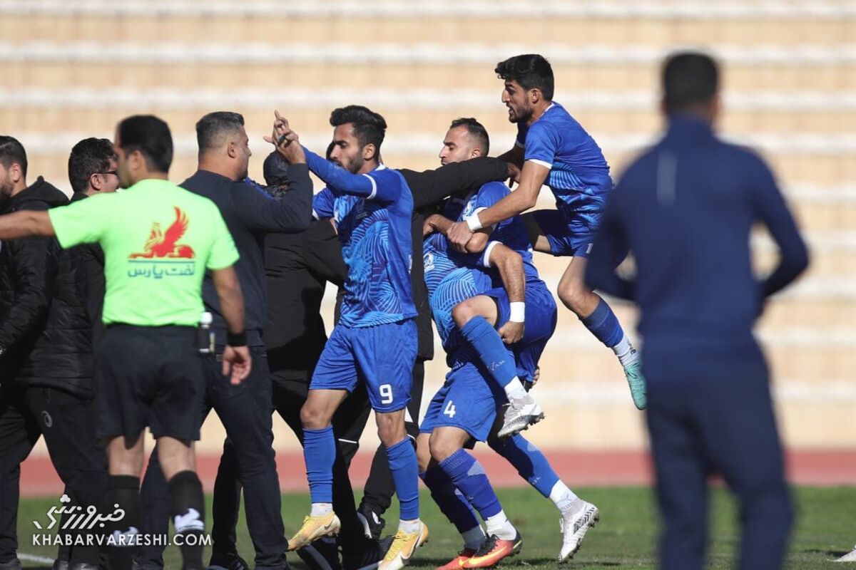 ویدیو| بازیکنان استقلال ملاثانی دست تیم بحرین را از پشت بستند!