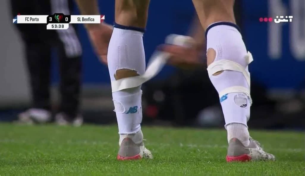 تصاویر| راهکار عجیب طارمی برای گلزنی!/ داور دست مهدی را خواند