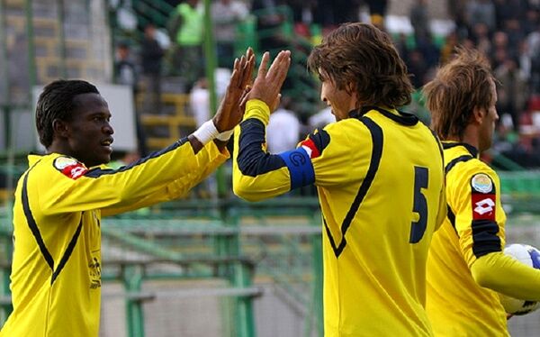 تاریخچه بازی های جنجالی سپاهان و پرسپولیس و چشم هایی که دیگر فوتبال ندیدند