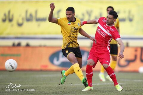 مسعود ریگی و عیسی آل‌کثیر؛ سپاهان - پرسپولیس