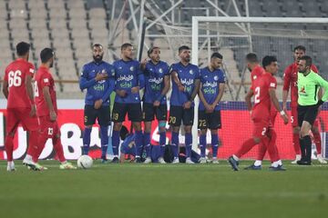 بازی‌های استقلال را از ترس باخت نمی‌بینم/ تماشاگران حرمت دارند اما نباید در کار مربی دخالت کنند