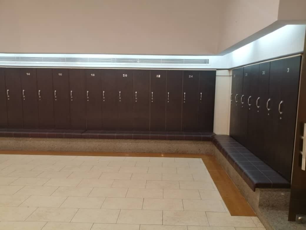 اتفاق تکان دهنده در رختکن تیم لیگ برتری/ فحاشی؛ کتک کاری و در نهایت قمه کشی تاسف بار!