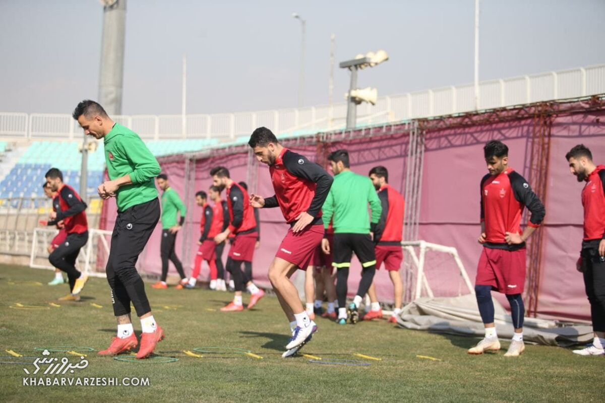 دختری که میهمان ویژه تمرین پرسپولیسی‌ها شد/ سورپرایز جالب شاگردان یحیی