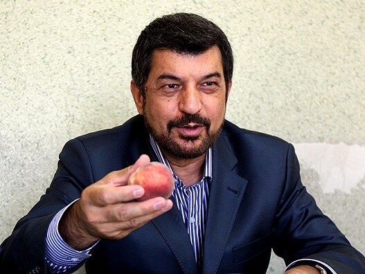 مجری پیشین رادیو و تلویزیون:
استقلال خودش را با تیم های میانه جدول مقایسه کند نه با پرسپولیس / تیم مجیدی واقعا شانسی صدرنشین است! 

