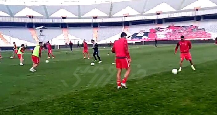 ویدیو| گرم کردن بازیکنان پرسپولیس پیش از شروع بازی