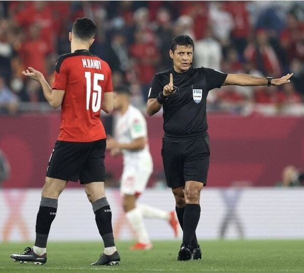 کنایه  جالب داور بین المللی فوتبال/ مراقب تصمیم‌هایی که می‌گیریم باشیم!