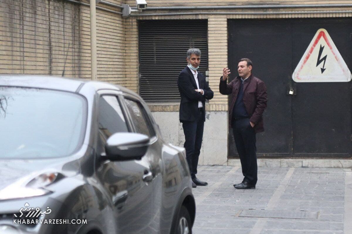 عکس| جلسه خصوصی عادل فردوسی پور با مدیر جنجالی 