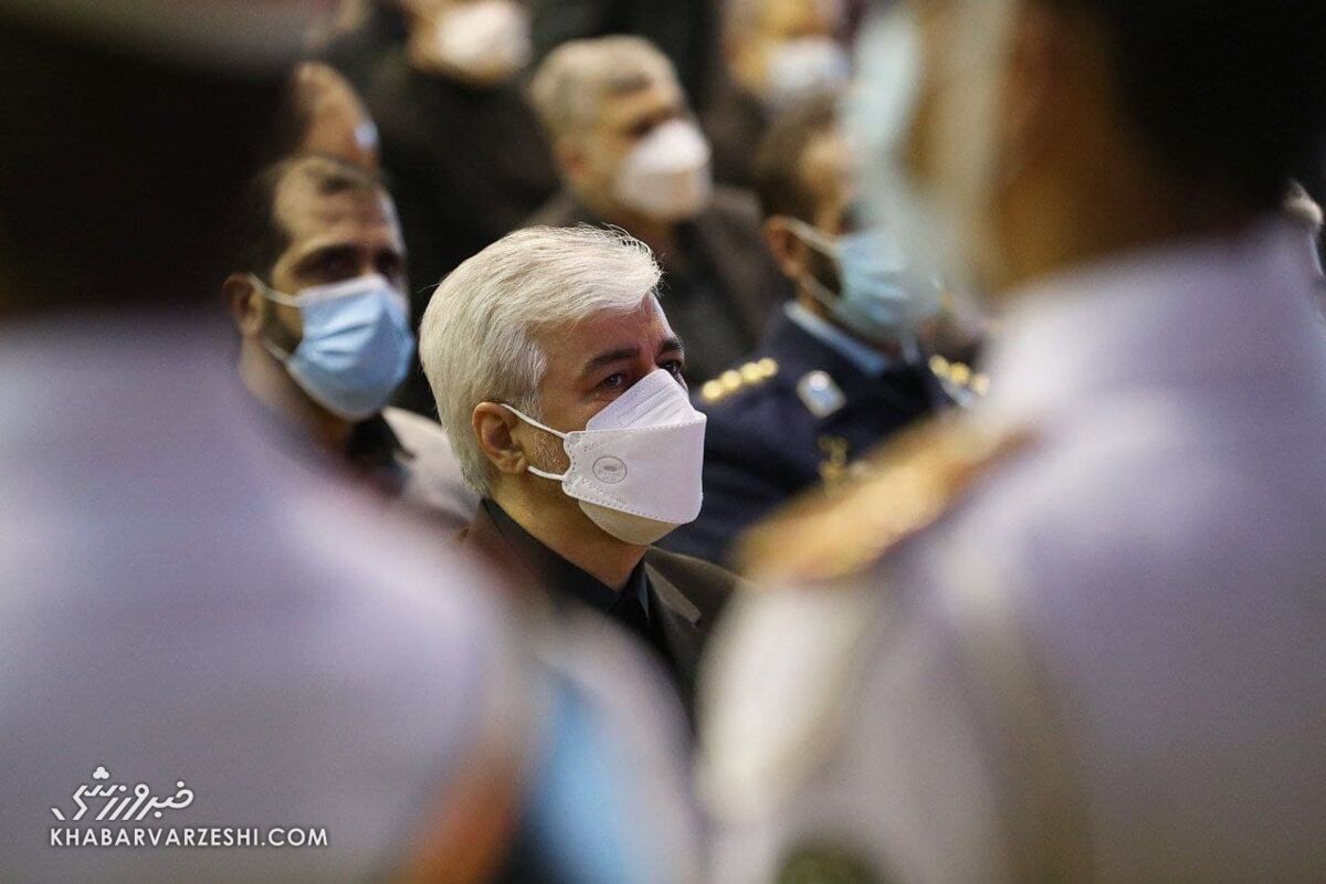 وزیر استقلالی، پرسپولیسی شد!