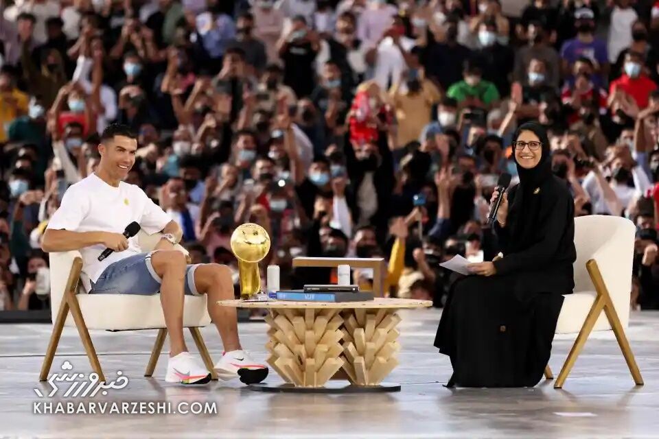 رونالدو جایزه خاص خودش را در دبی گرفت/ بدون هواداران فوتبال چیزی کم دارد