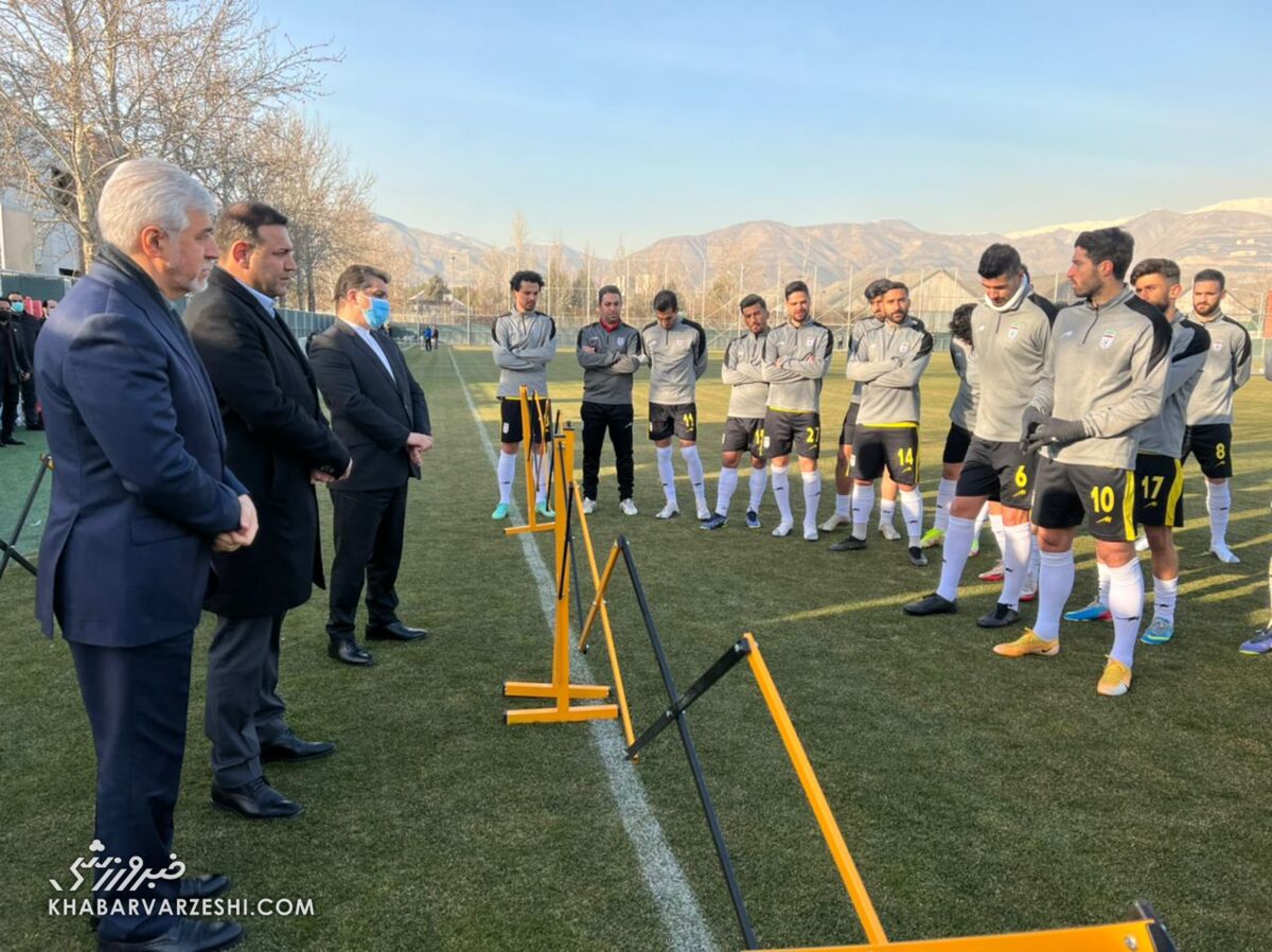 بازگشت نوراللهی و گفت‌وگوی صمیمانه وزیر ورزش با ملی‌پوشان