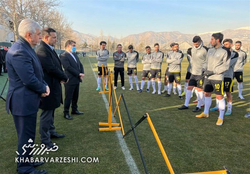 بازگشت نوراللهی و گفت‌وگوی صمیمانه وزیر ورزش با ملی‌پوشان