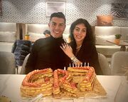 داستان کیک تولد جالب کریستیانو رونالدو/ جورجینا این کیک را درست کرد؟