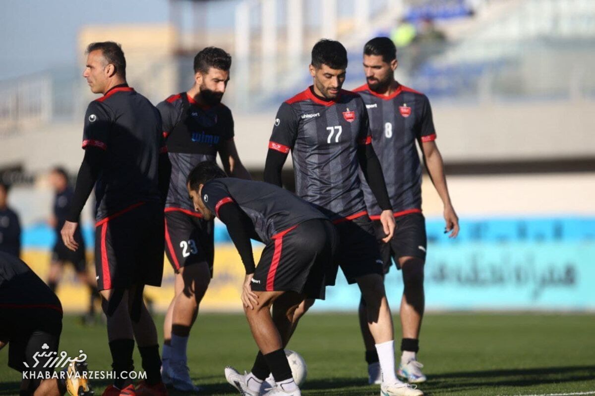جلسه بازیکنان پرسپولیسی‌ها در رختکن/ سرخپوشان با هم بحث کردند