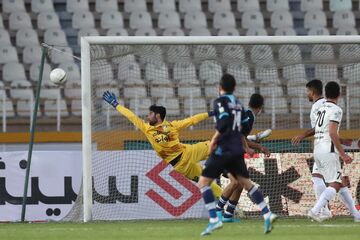 اشتباه داوری در بازی استقلال - پیکان/ دروازه‌بان استقلال باید اخراج می‌شد