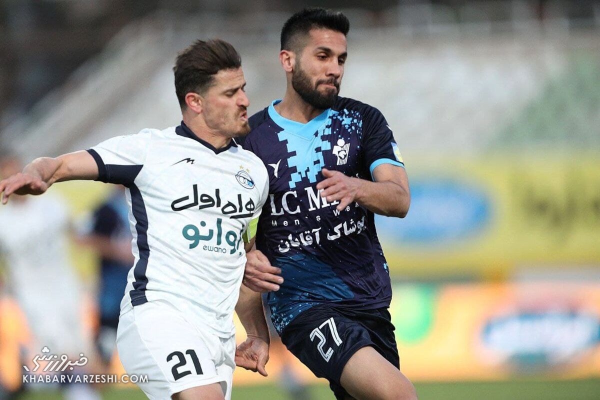 ناراحتی غفوری و جر و بحث نیمکت‌نشینان/ کاپیتان استقلال از تعویض ناراحت شد