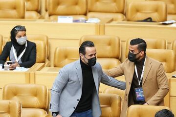 درس بزرگ فوتبال ایران از حضور علی کریمی در انتخابات/ کدام ستاره برای جانشینی آماده است؟
