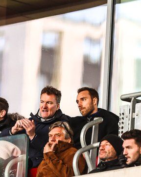 عکس / استقبال گرم از کریستین اریکسن بعد از بازگشت به میدان، 7 ماه پس از ایست قلبی