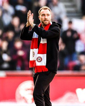 عکس / استقبال گرم از کریستین اریکسن بعد از بازگشت به میدان، 7 ماه پس از ایست قلبی