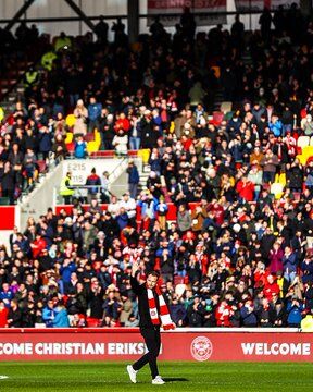 عکس / استقبال گرم از کریستین اریکسن بعد از بازگشت به میدان، 7 ماه پس از ایست قلبی