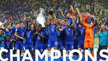 ویدیو| لحظه بالا بردن کاپ قهرمانی جام باشگاه های جهان توسط سزار آزپیلیکوئتا