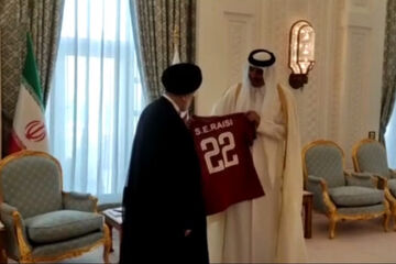 ببینید| شماره ۲۲ تیم ملی قطر به ابراهیم رئیسی رسید