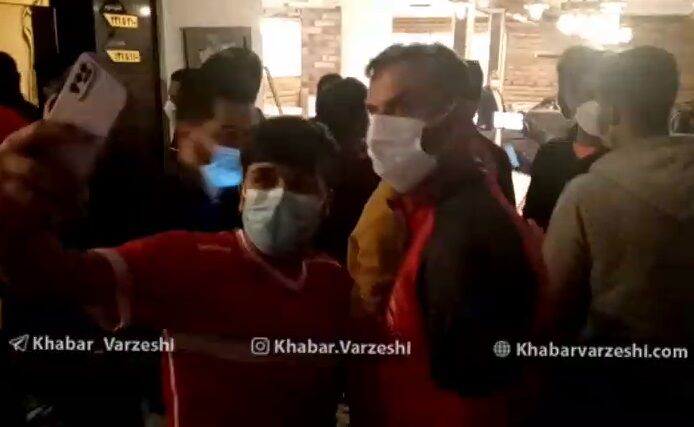 ویدیو| حضور هواداران در هتل محل اقامت پرسپولیس