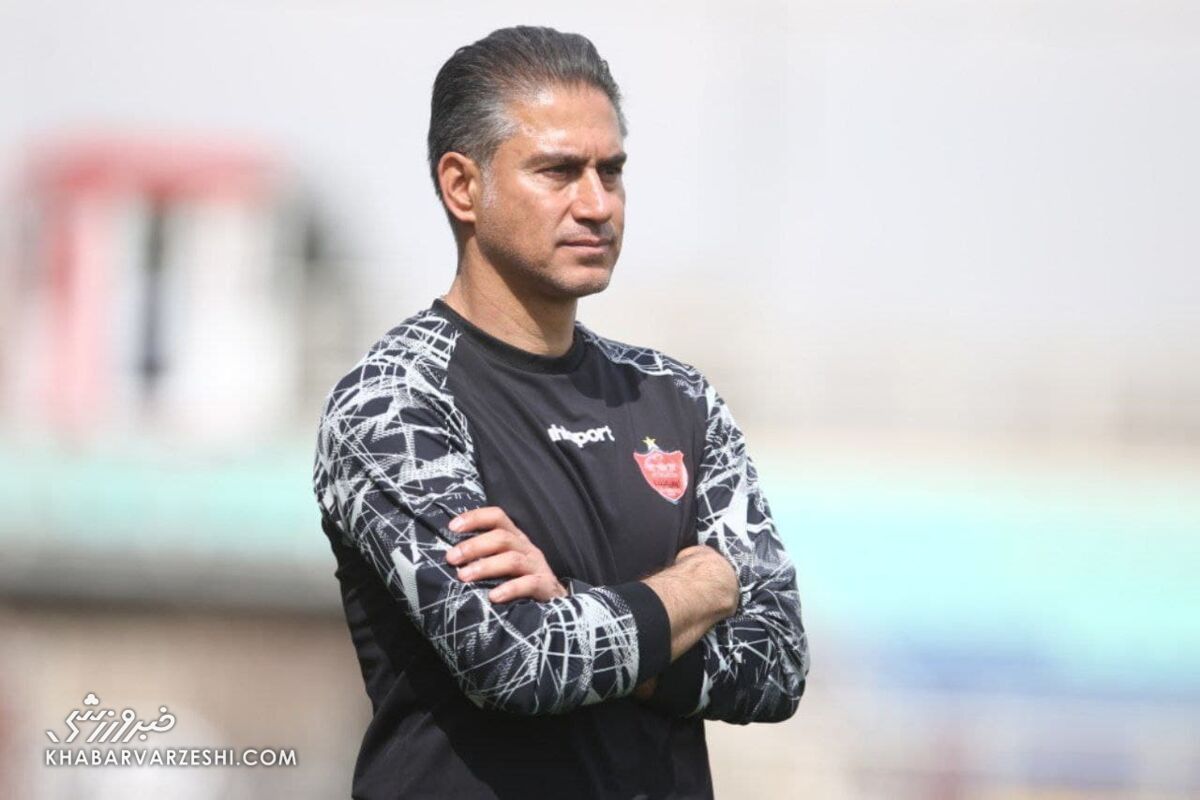 واکنش مربی پرسپولیس به کنار گذاشته شدن لک/ بازیکن ملی پوش را مصدوم تحویل گرفتیم و چند بازی غایب است / حرف هایی که در مورد مربی تیم می زنند درست نیست!