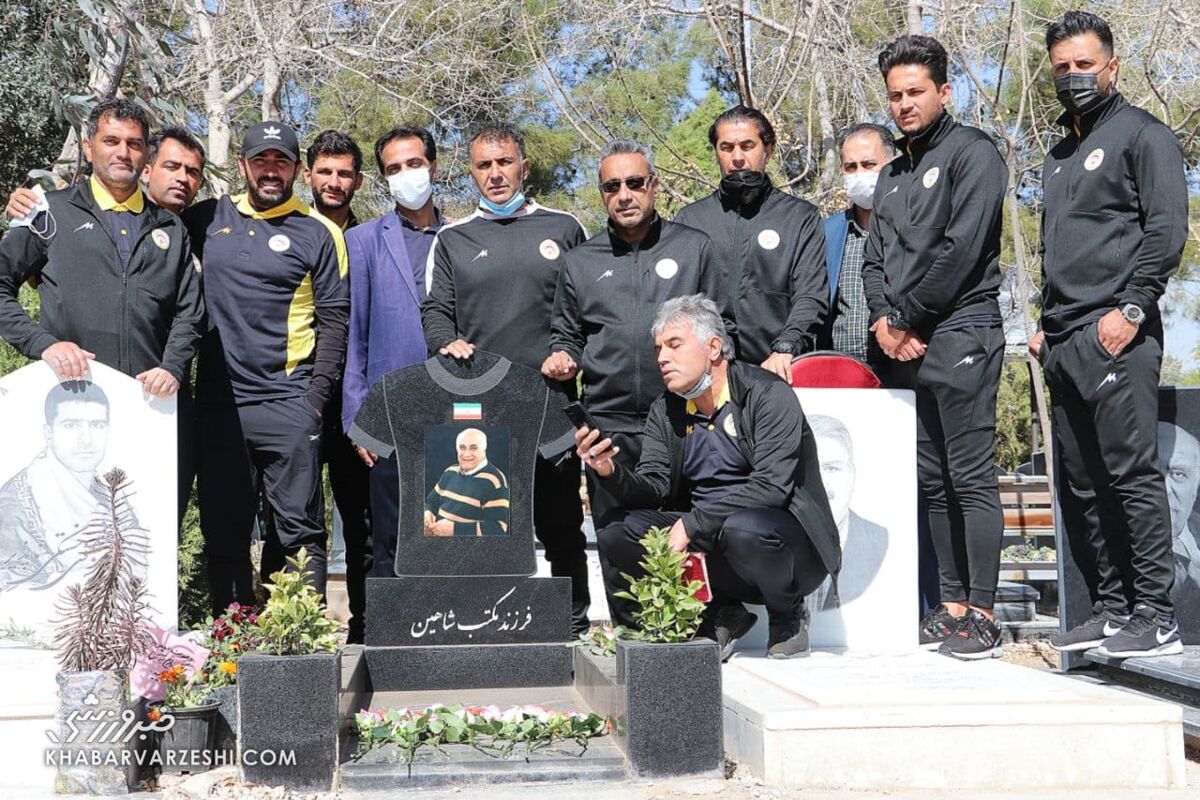 عکس| ادای احترام فجری‌ها به یاور فوتبال ایران
