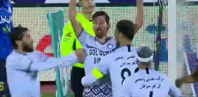 ویدیو| گل اول گل گهر به استقلال توسط مرتضی تبریزی