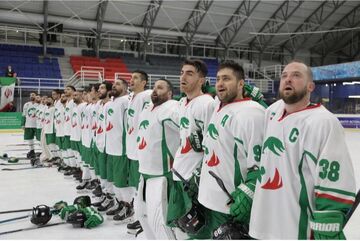 نخستین حضور و نخستین مدال هاکی روی یخ ایران/ یوزها نایب قهرمان جهان شدند