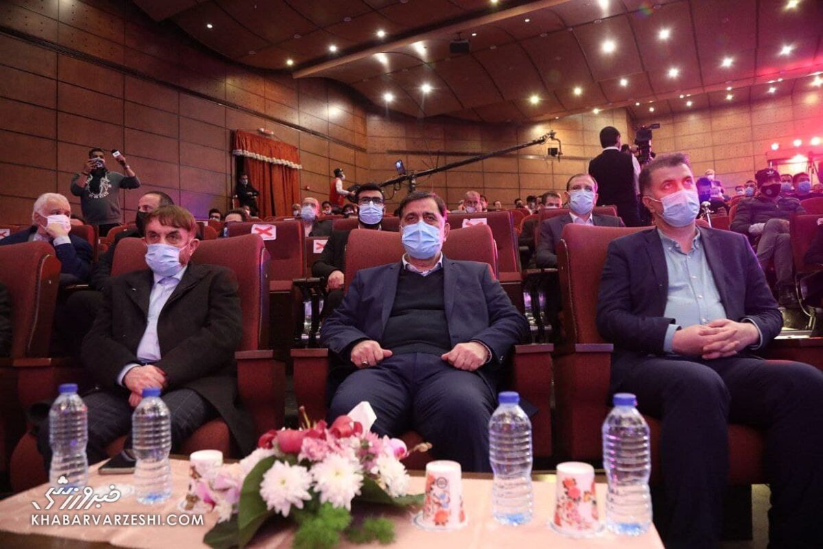  غیبت بازیکنان و مربیان استقلال و پرسپولیس در جشن واگذاری/ پیشکسوت آبی‌ها قهر کرد