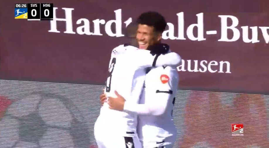 ببینید| گل فوق‌العاده از روی نقطه کرنر در آلمان